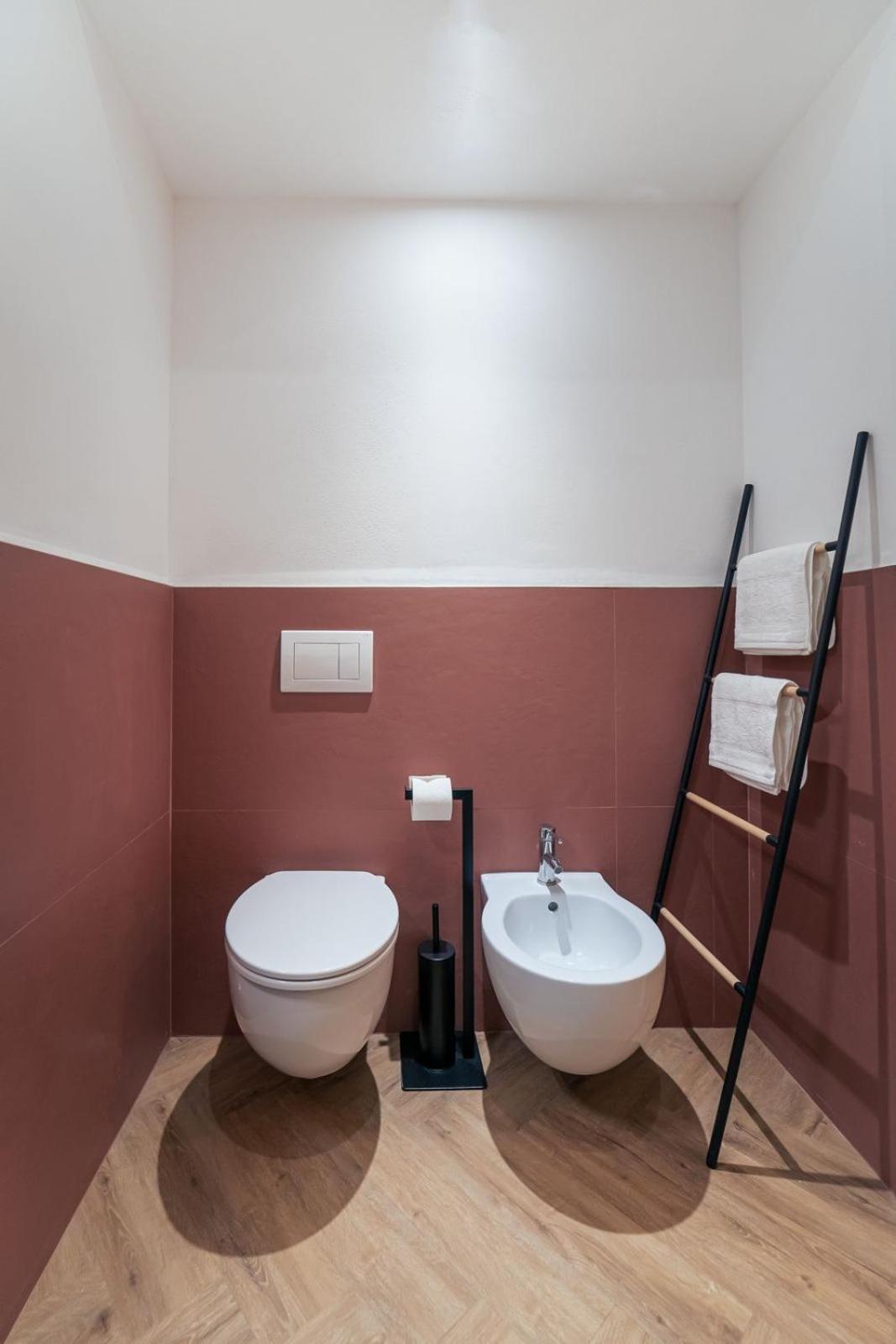 Elegant Design Apartment In Historical City Center Катания Экстерьер фото