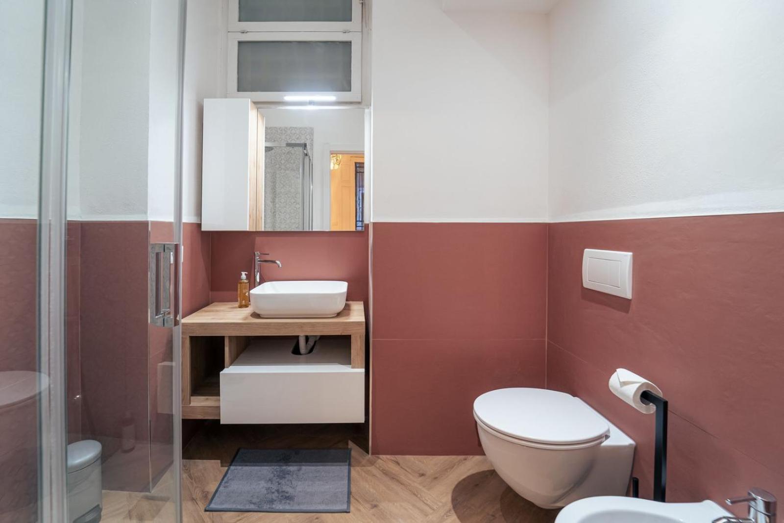 Elegant Design Apartment In Historical City Center Катания Экстерьер фото